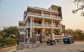 Kapoor Residency