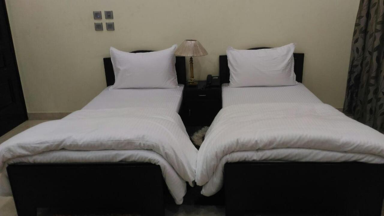 Kapoor Residency Hotel Greater Noida Exterior photo