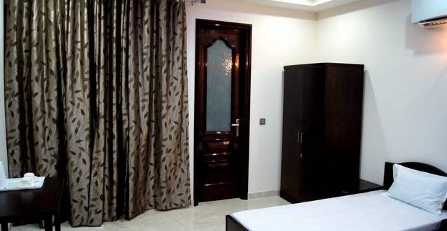 Kapoor Residency Hotel Greater Noida Exterior photo