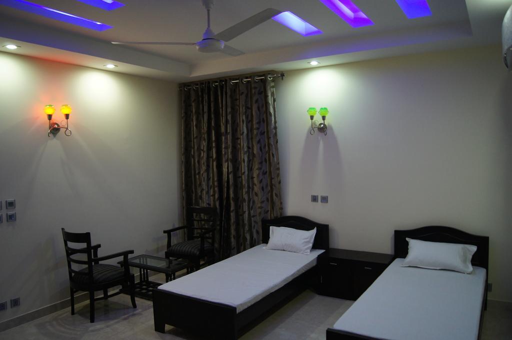 Kapoor Residency Hotel Greater Noida Exterior photo